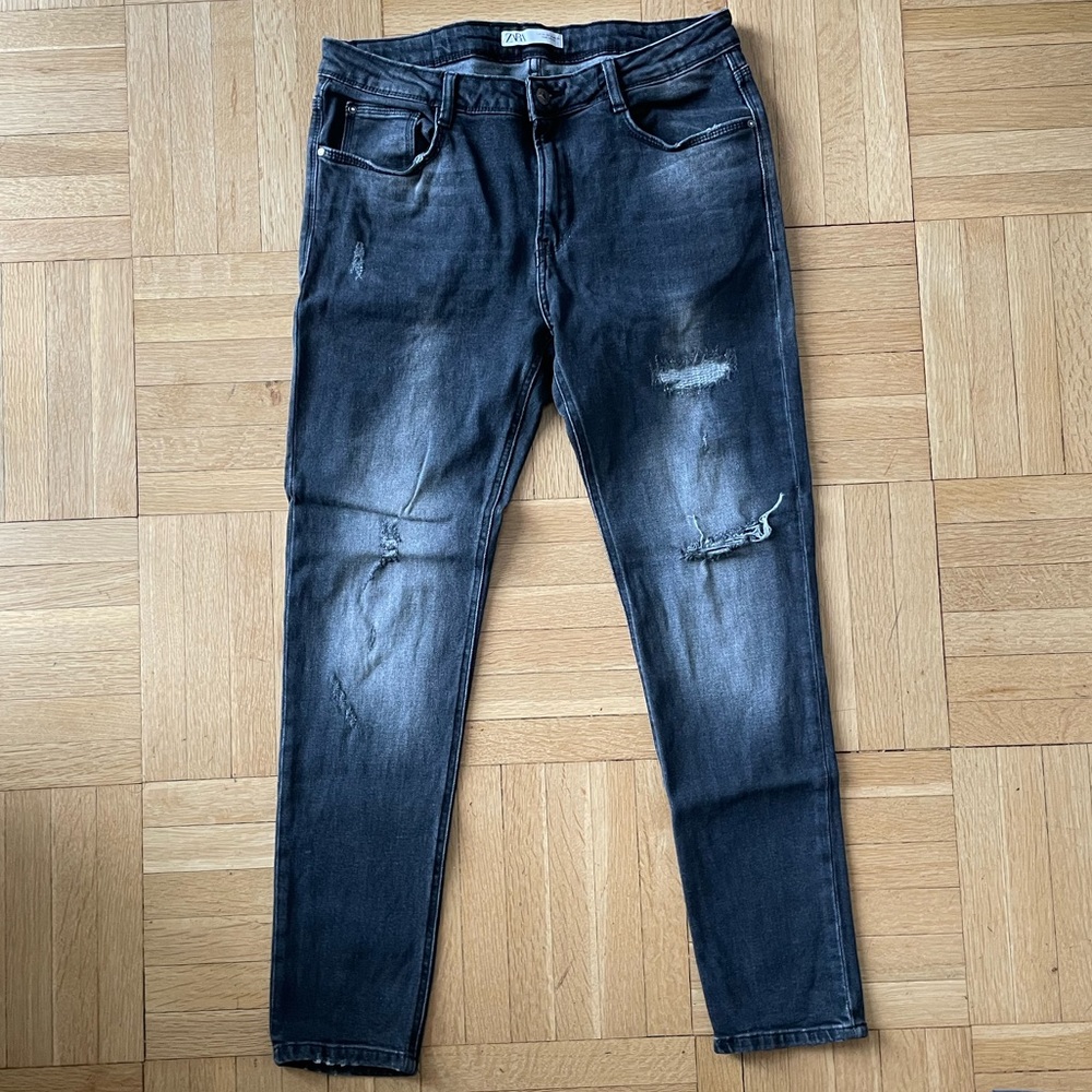 Zara Men’s Ripped Denim Jeans